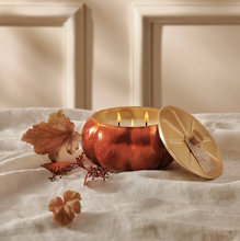 Load image into Gallery viewer, Pumpkin Laurel 15oz Large Candl
